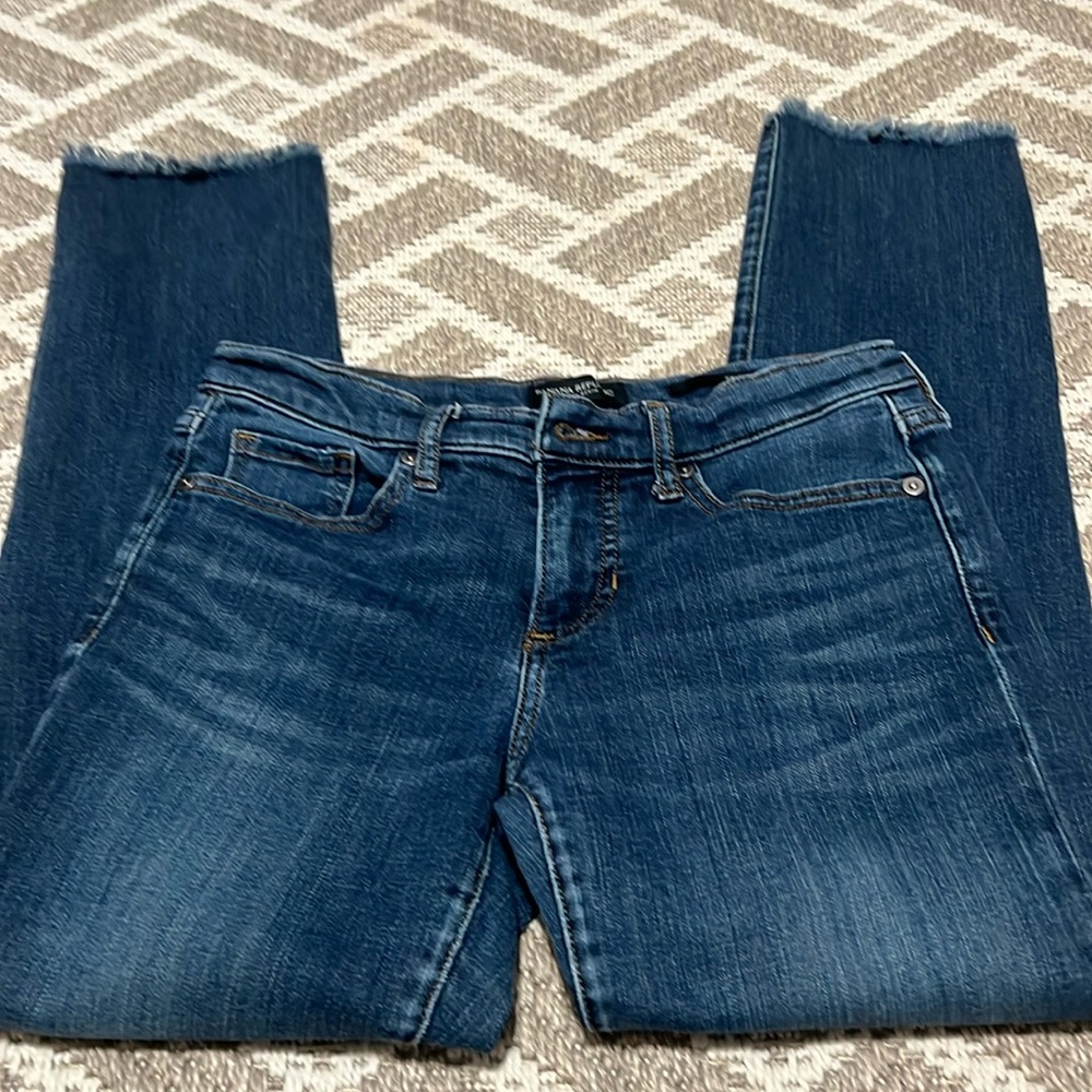 Banana Republic Girlfriend Size 26 frayed bottom jeans